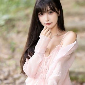 驻足欣赏风景中