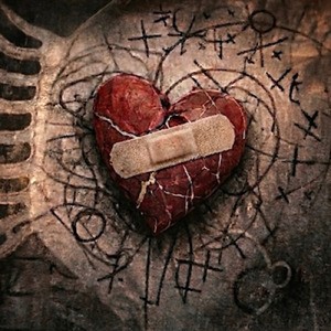 ハートに絆創膏