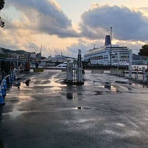 《Give up decadence》