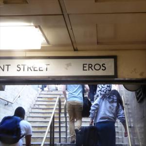 A hundred ways to kiss