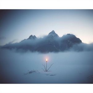 生如萤火照重嶂