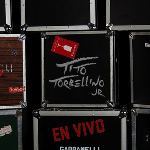 Por Hay Cantando (En Vivo)