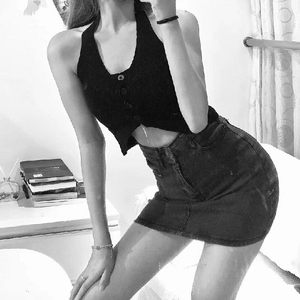 唯见青山不见君