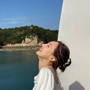 蓝色意识（cover侯志坚）