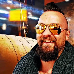 Voigas (feat. Marco Pogo)