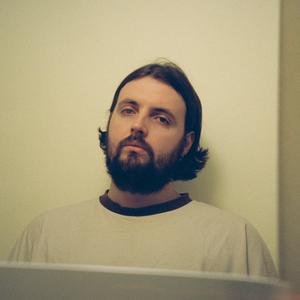 Sneakers (feat. Emil Loui)