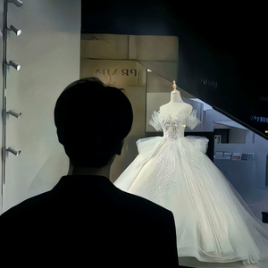 你眼里有光，我不惧世界荒唐