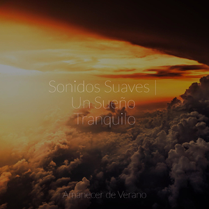 Cascadas Susurrantes en Luz de Luna