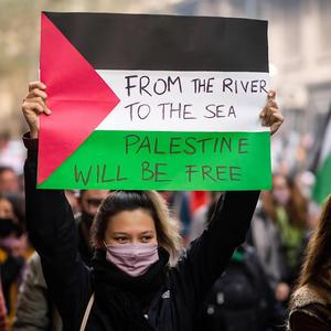 Free Palestine (feat. Rraviek)