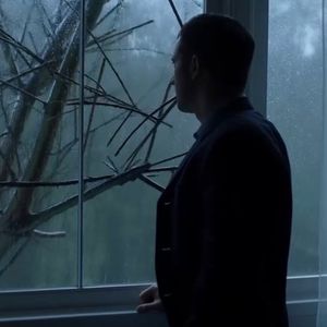 Безысходность отчаянно лезет в глаза