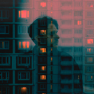 В окнах панелек