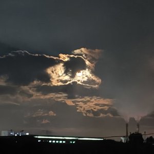 WAV文件_热闹余烬_49652708171749376_1758628841497.wav