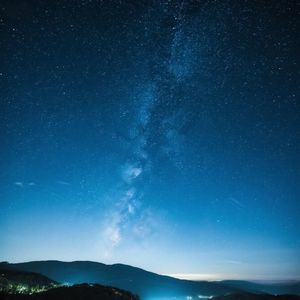 流水潺潺诉离愁