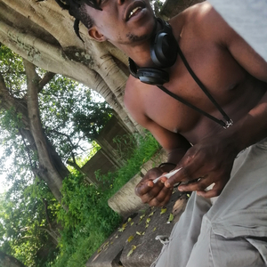 Senile (feat. J EccE & Lil King IssI)