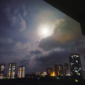 月亮你还是不是当年的月亮