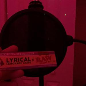 Box (feat. La Bready)