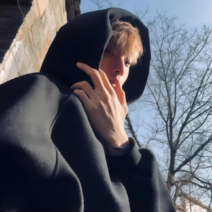 我破碎的心你怎能听得清