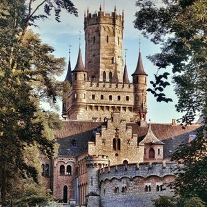 古堡中心的舞台