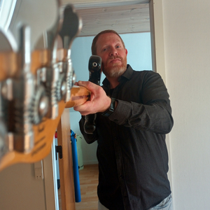rødt hår og fregner