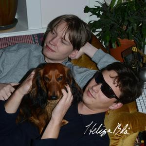 Flickor på månen (feat. Shiva Kazemi)