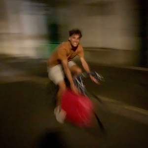 21h59