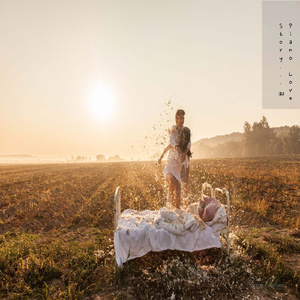 눈 내리는 창 밖