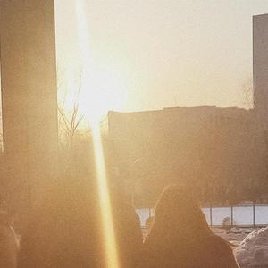 和平路24号淡黄色的风与月