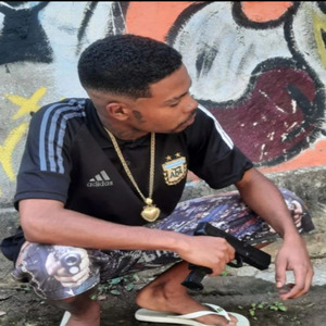 ELA E DIFERENTE DAS DEMAIS