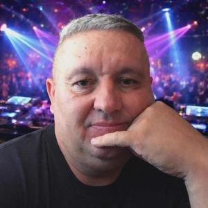 Dj Robi Feat Brigitta-Érzelmeken megyek keresztül