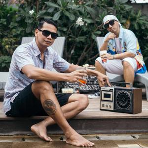 Hot Damm (feat. Iwa K)