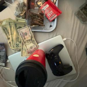 3900
