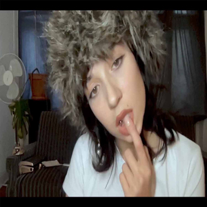 Deine Freundin weint