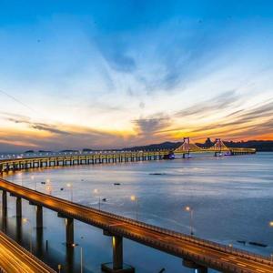 为了你在角落偷偷哭泣