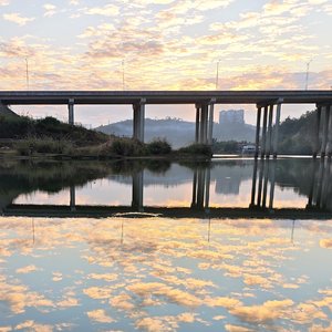 你已不是你，我也不再是自己