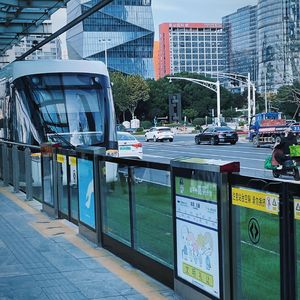 我是你寂寞时想起可有可无的人