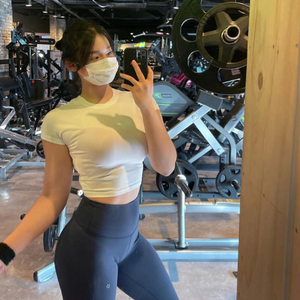 月儿弯弯把梦摇