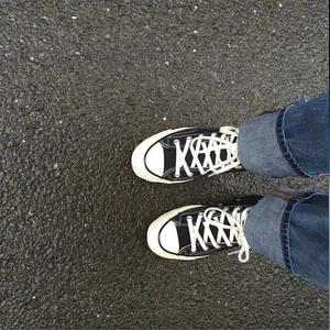 我想凌晨三点的时候站在长沙解放西的门口和我的homie陈默一起roll但是他说听了这个想让我做个伴奏他拿来写一下金钱*****和那些臭烂虾丑人丑事但是我想了一下这样也比较OK于是在凌晨的我坐上了火车回常德拿了电脑就做了这个东西我想我应该有神经病