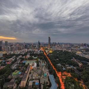 毕业那天下雨了