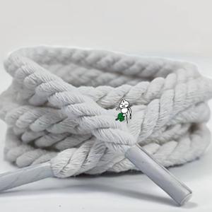 Laces (feat. brokeboitaylor)