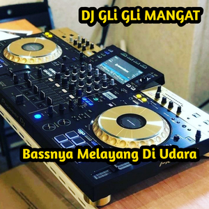 Bassnya Melayang Di Udara