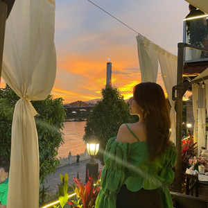 让我们红尘作伴 活的潇潇洒洒