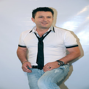 Mblidhuni Ku Behet Kenga