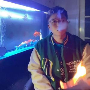 总有人在偷偷听