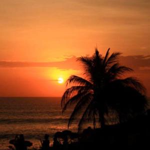 “陪你看每个日落“