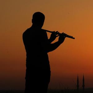 Benim Meskenim Daglardir (feat. Tuncel Kurtiz)