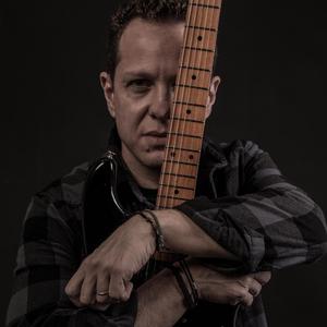 ΣΤΗΝ ΑΚΡΗ ΕΝΟΣ ΧΑΡΤΗ