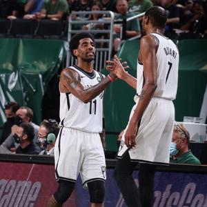 彩虹在花海搁浅