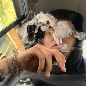 Eyes (feat. djangeliito)