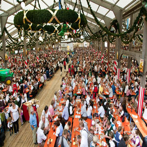 Jetzt trinkn ma noch a Flascherl Wein