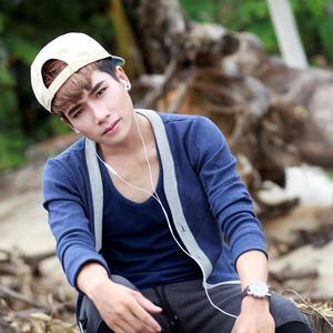 Anh Luôn Phía Sau Em